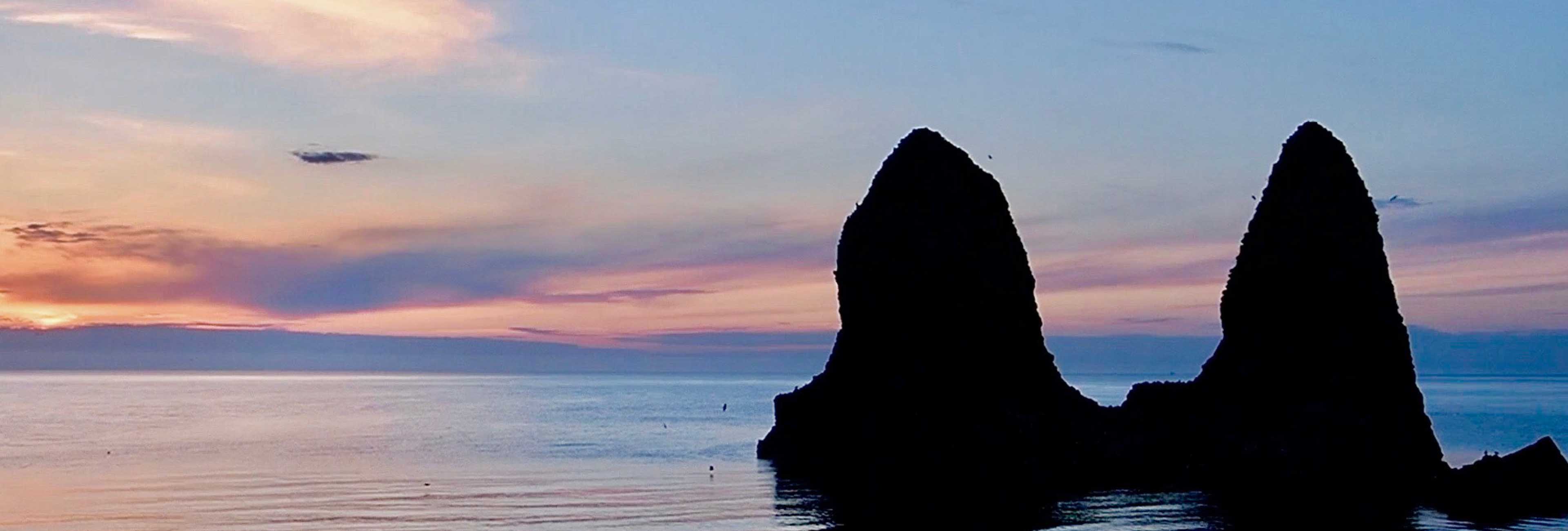 三本杉岩と夕陽